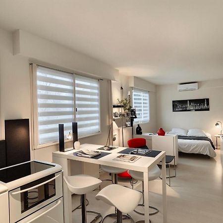 Frgk Fr - Surcouf "Palm Beach " Cannes Bagian luar foto